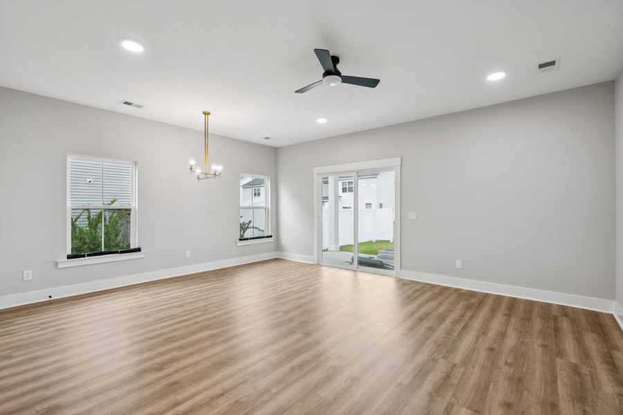 Spacious, unfurnished interior of a new home in , Goose Creek (Image 15).