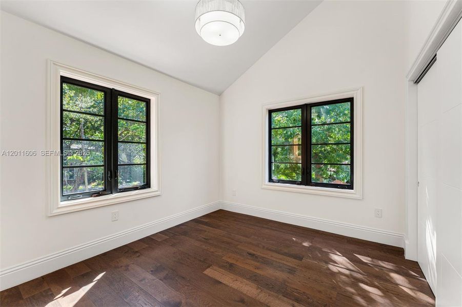 Spacious, unfurnished interior of a new home in , Miami (Image 38).