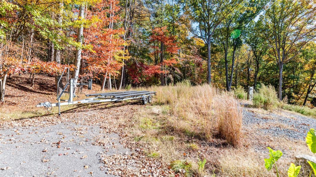 Natural landscape and outdoor views near in Statesville (Image 21). Natural landscape and outdoor views near in Statesville (Image 21).