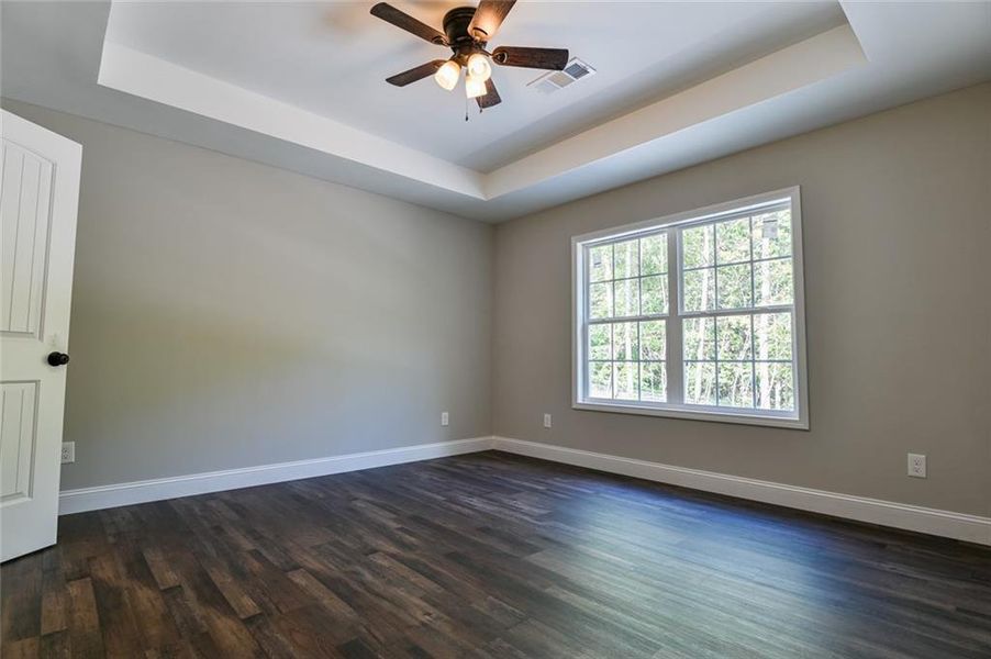 Spacious, unfurnished interior of a new home in , Dahlonega (Image 16).