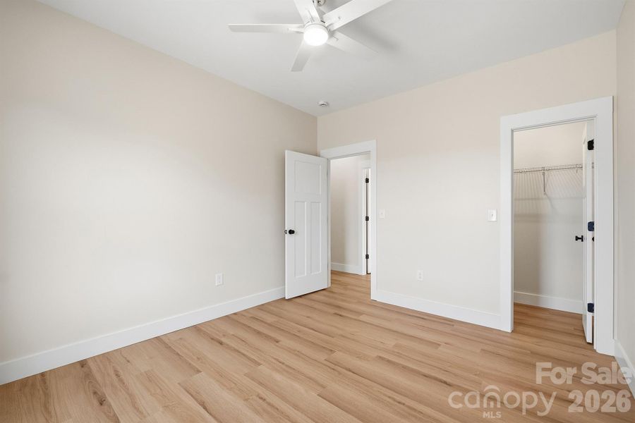 Spacious, unfurnished interior of a new home in , Crouse (Image 29).