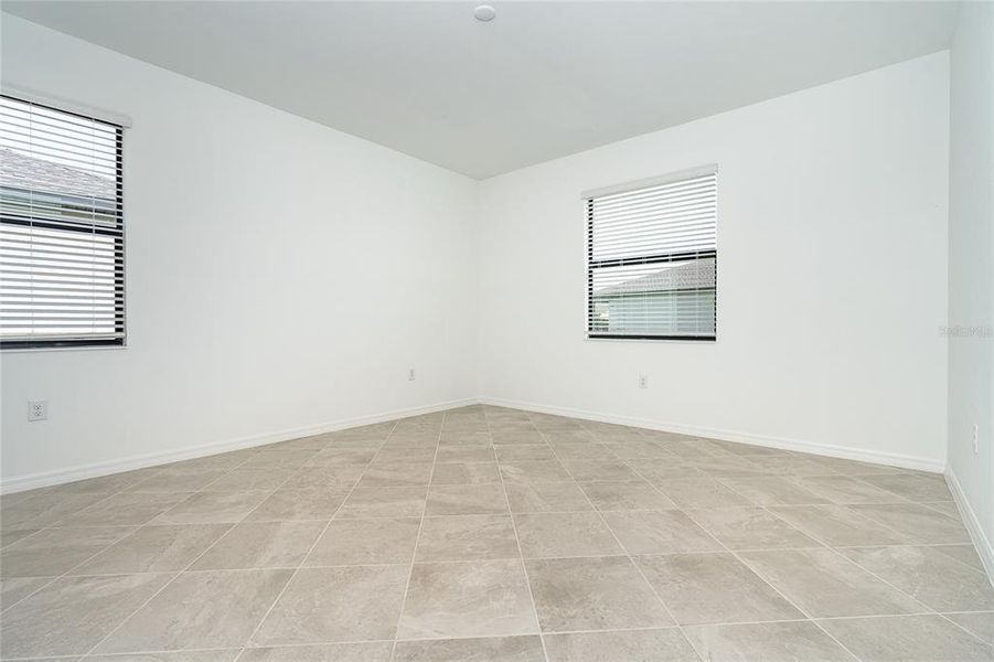 Spacious, unfurnished interior of a new home in , Port Charlotte (Image 28).