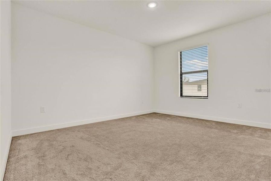 Spacious, unfurnished interior of a new home in , Kissimmee (Image 19).