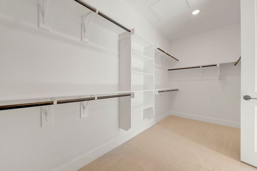 Spacious, unfurnished interior of a new home in Treeline, Justin (Image 25).