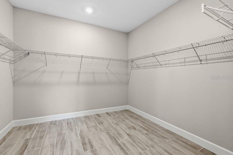 Spacious, unfurnished interior of a new home in Esplanade at Wiregrass Ranch, Wesley Chapel (Image 21).