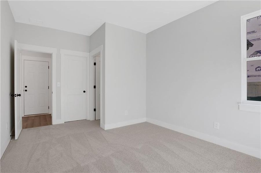 Spacious, unfurnished interior of a new home in Cambridge, Flowery Branch (Image 34).