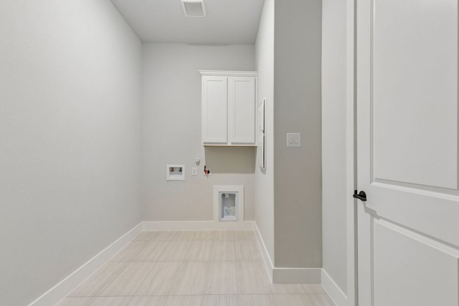 Spacious, unfurnished interior of a new home in Painted Tree Woodland West, McKinney (Image 27). Spacious, unfurnished interior of a new home in Painted Tree Woodland West, McKinney (Image 27).