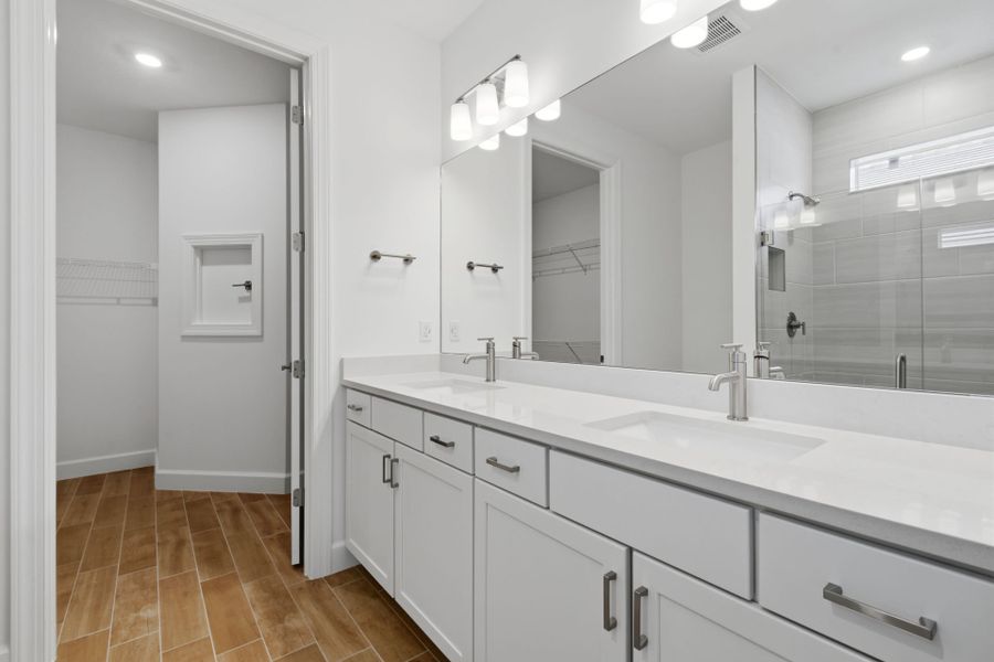 Furnished interior view inside a new home in Harbor Isle, Vero Beach (Image 8).