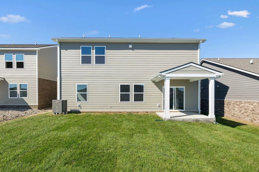 Exterior details and patio area of a home in Cades Bluff, Lebanon (Image 19).