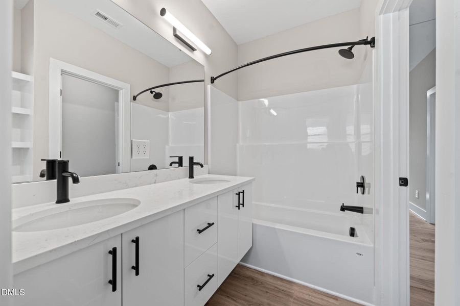 215 summer breeze bathroom 3