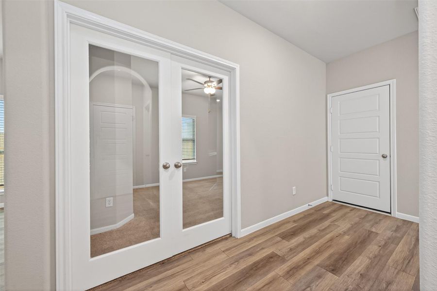 Spacious, unfurnished interior of a new home in , Huffman (Image 16).