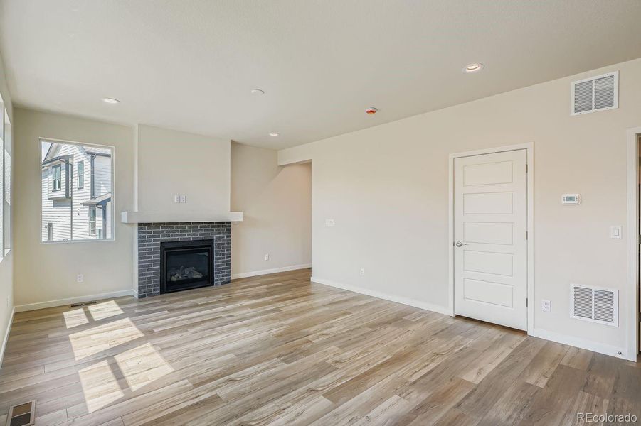 Spacious, unfurnished interior of a new home in Buffalo Highlands – Commerce City, Commerce City (Image 18).
