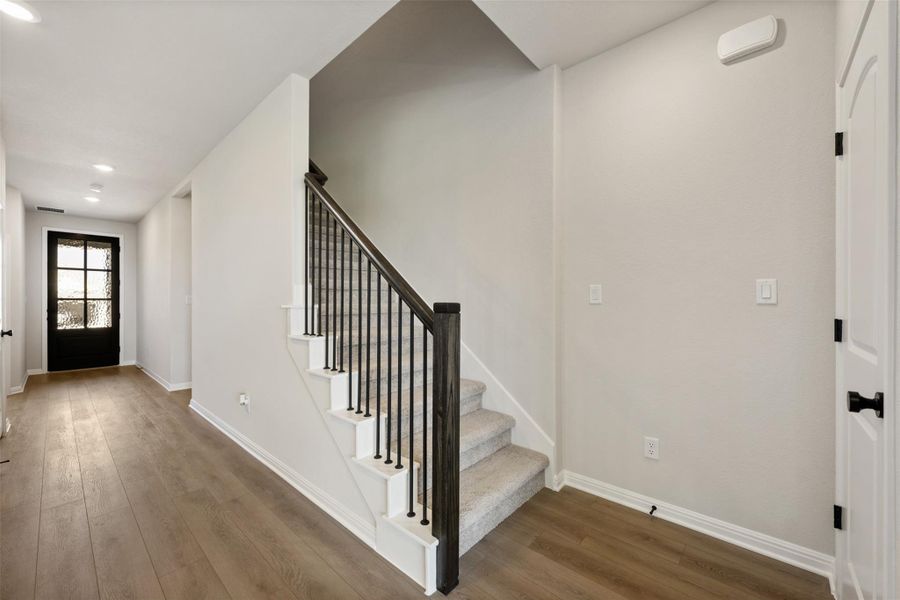 Representative images and renderings are for illustrative purposes. Actual structural options and design finished of home may vary.