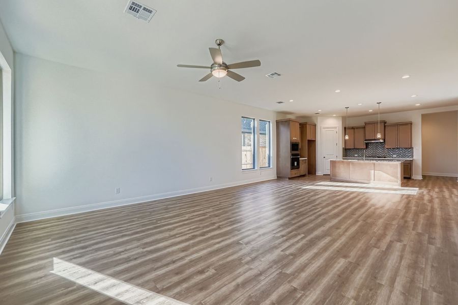 Spacious, unfurnished interior of a new home in 6 Creeks, Kyle (Image 11). Spacious, unfurnished interior of a new home in 6 Creeks, Kyle (Image 11).