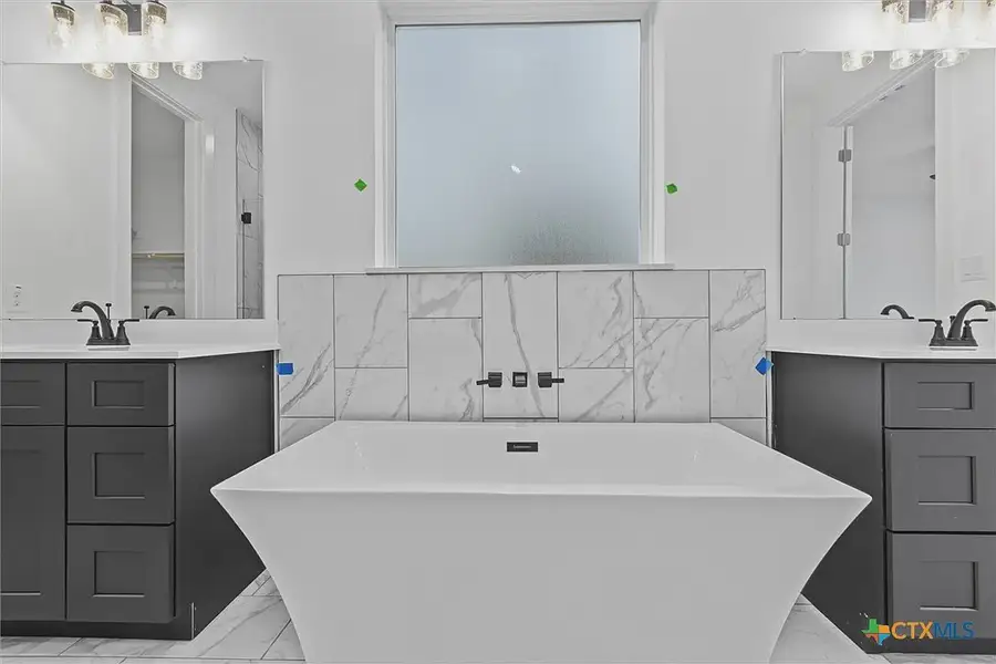 Furnished interior view inside a new home in Levy Crossing, Killeen (Image 4).