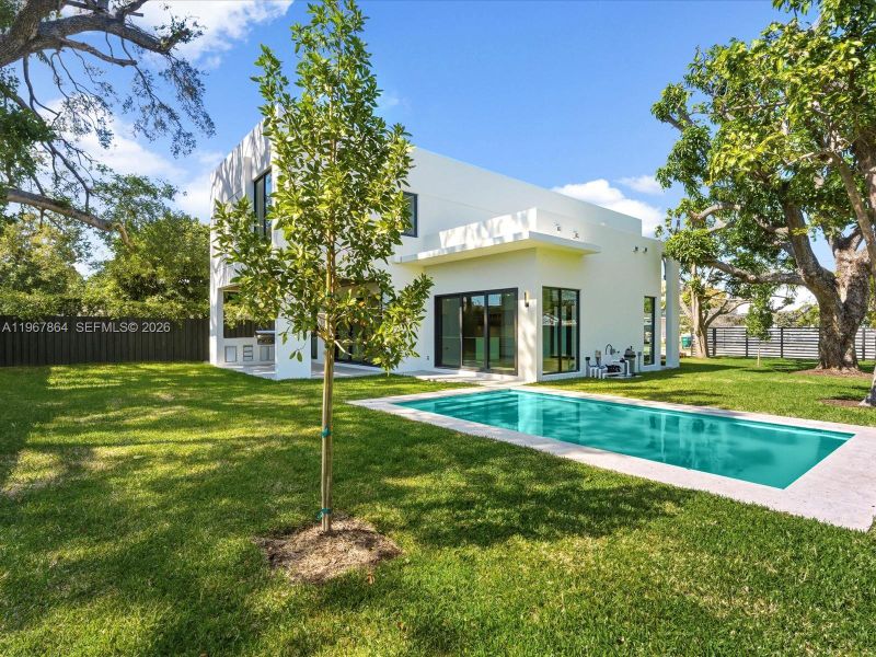 Exterior details and patio area of a home in , Miami (Image 4).
