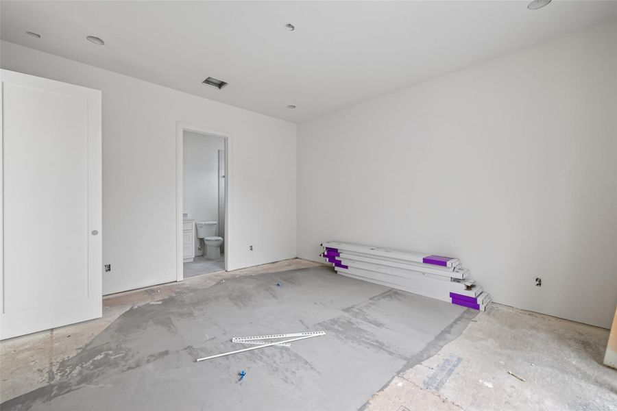 Another view of the secondary bedroom