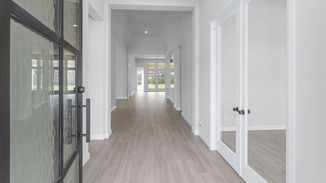 Spacious, unfurnished interior of a new home in Evergreen, Conroe (Image 24). Spacious, unfurnished interior of a new home in Evergreen, Conroe (Image 24).