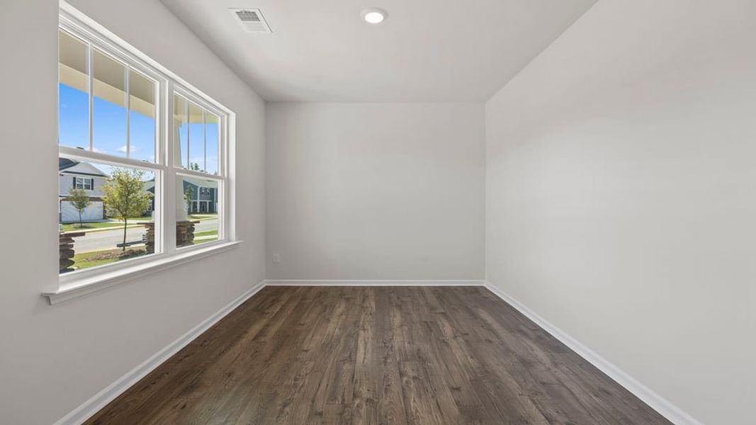 Spacious, unfurnished interior of a new home in Woodhaven, Spartanburg (Image 13).