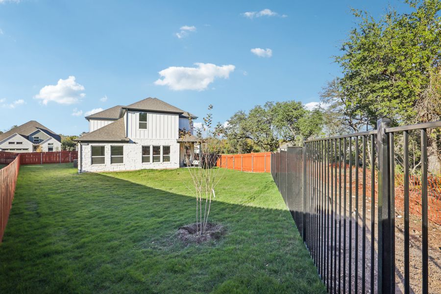 Exterior details and patio area of a home in Sauls Ranch, Round Rock (Image 29).