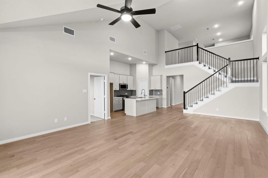 Spacious, unfurnished interior of a new home in Sienna 45', 50', Missouri City (Image 16).