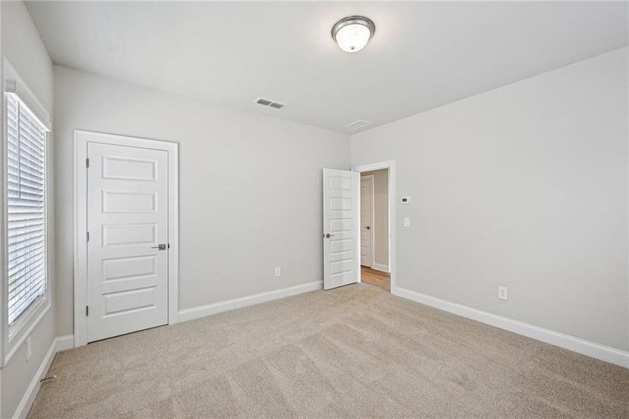 Spacious, unfurnished interior of a new home in , Lawrenceville (Image 35).