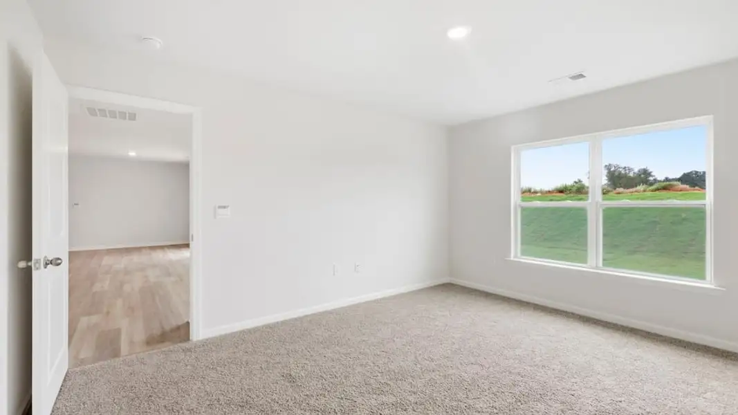 Spacious, unfurnished interior of a new home in Lakestone, Woodruff (Image 34).