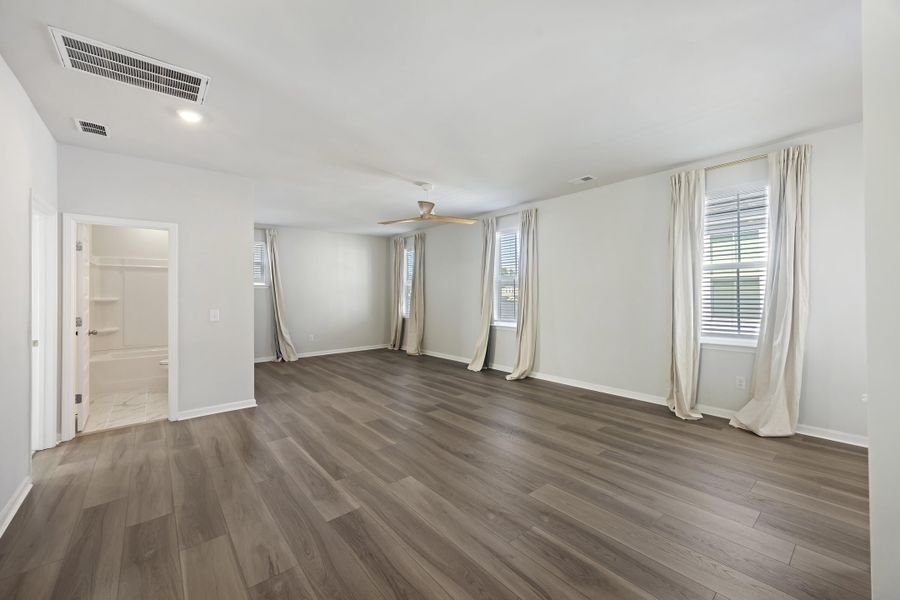 Spacious, unfurnished interior of a new home in Sweetgrass at Summers Corner, Summerville (Image 19). Spacious, unfurnished interior of a new home in Sweetgrass at Summers Corner, Summerville (Image 19).