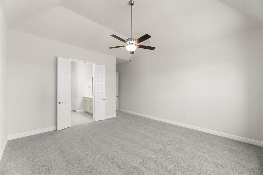 Spacious, unfurnished interior of a new home in Lake Shore Village, Rowlett (Image 25).
