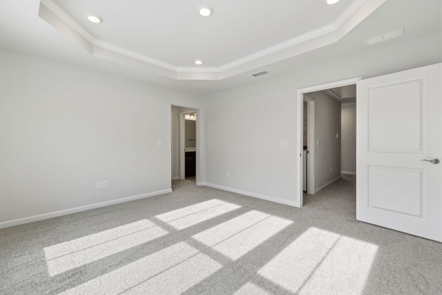 Spacious, unfurnished interior of a new home in Flemingfield, Greensboro (Image 51).