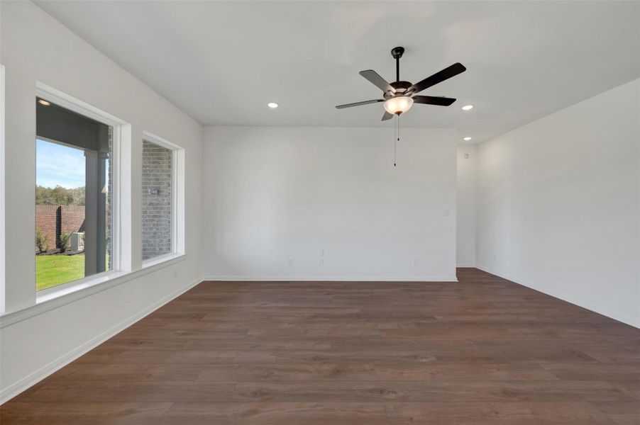 Spacious, unfurnished interior of a new home in Oakwood Estates, Waller (Image 17). Spacious, unfurnished interior of a new home in Oakwood Estates, Waller (Image 17).