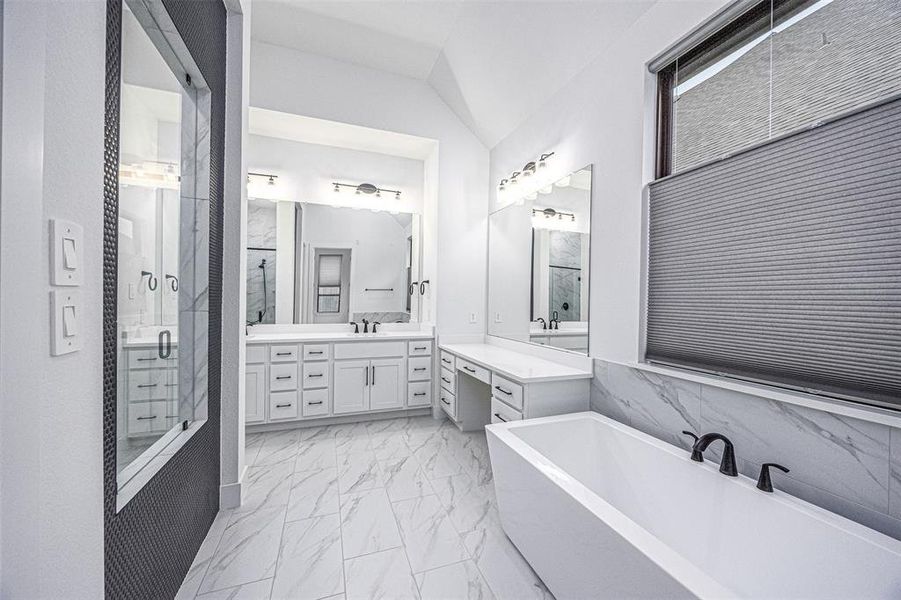 Luxurious Primary Bathroom