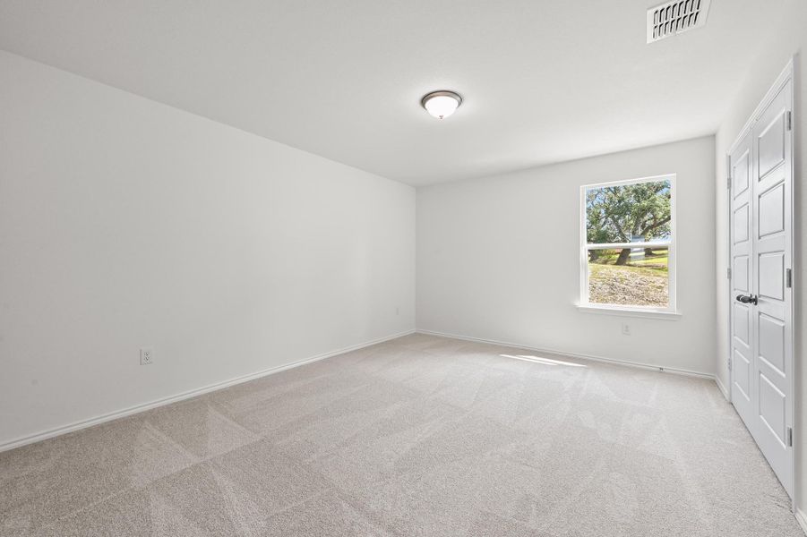 Spacious, unfurnished interior of a new home in Creekside at Estancia, Austin (Image 31).