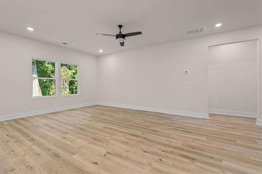 Spacious, unfurnished interior of a new home in , Temple (Image 25).