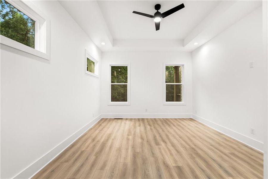 Spacious, unfurnished interior of a new home in , Jefferson (Image 23).
