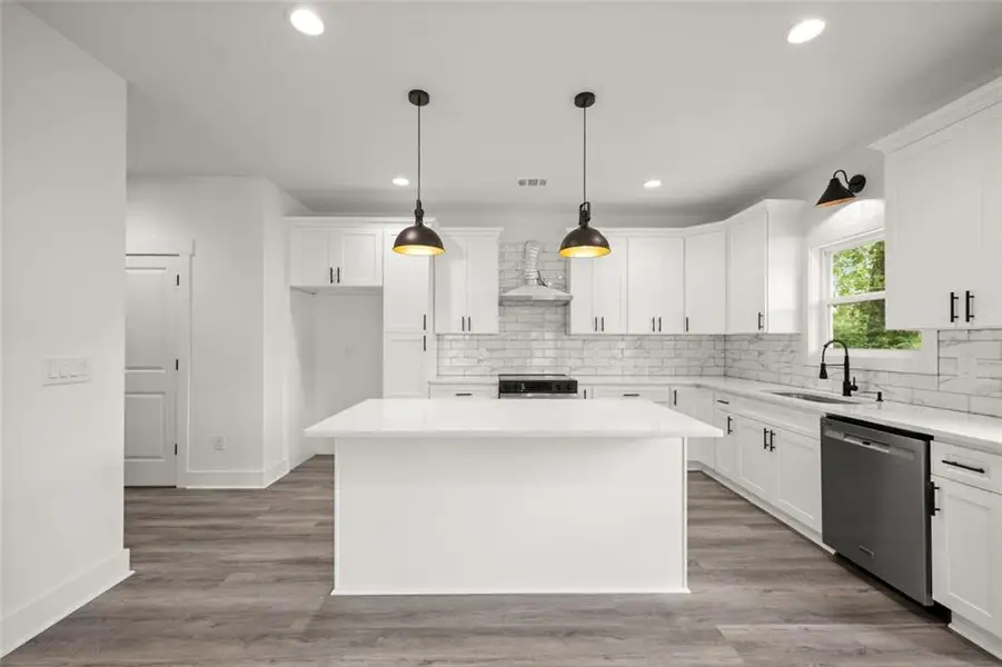 Furnished interior view inside a new home in , Clarkesville (Image 7).