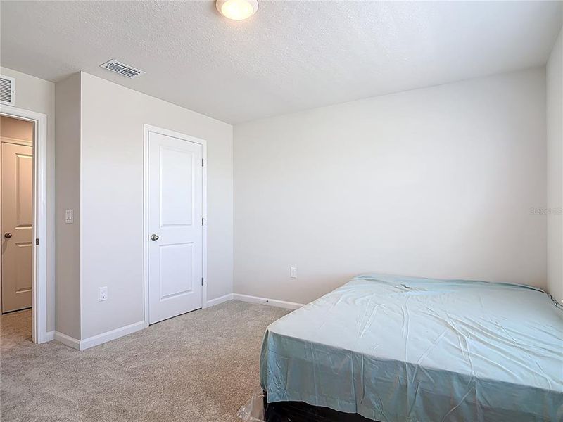 Spacious, unfurnished interior of a new home in , Daytona Beach (Image 26).