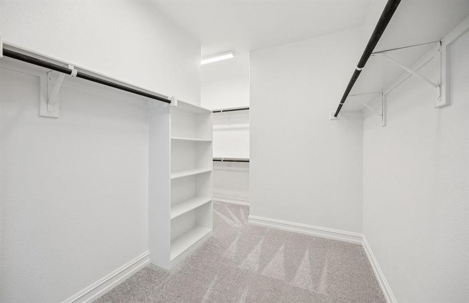 Owner's spacious closet Owner's spacious closet