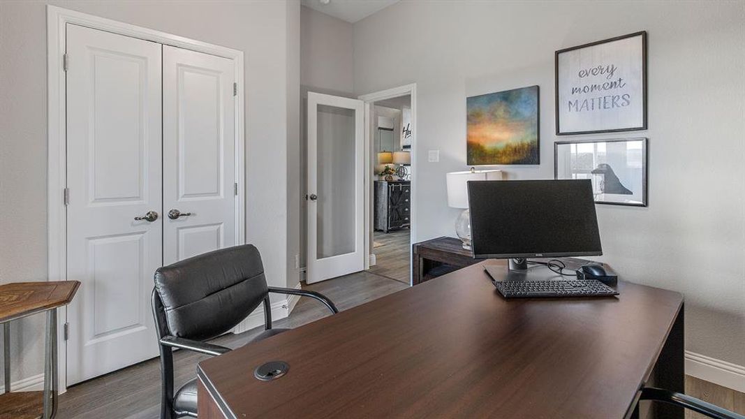 Furnished interior view inside a new home in Lakeview Pointe, Grand Prairie (Image 28).