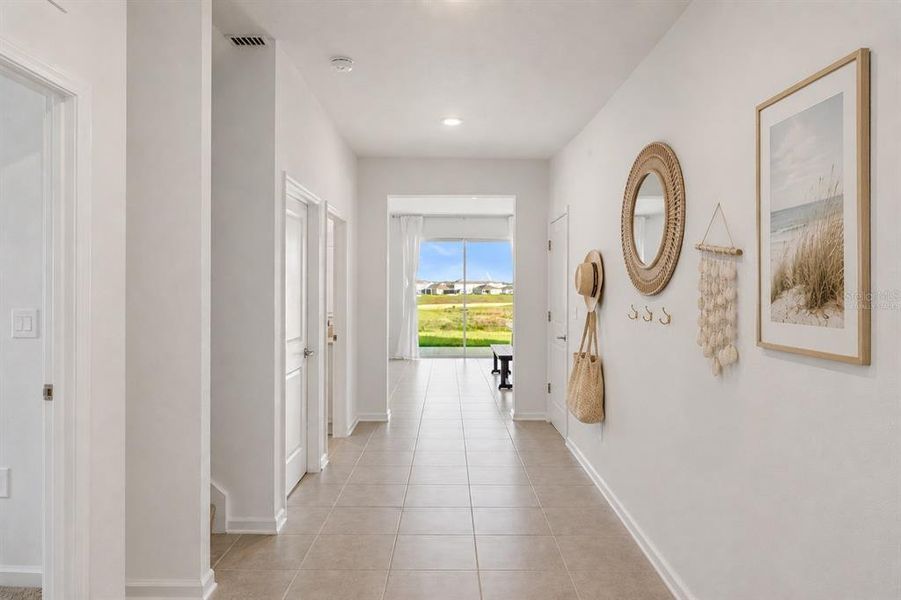 Spacious, unfurnished interior of a new home in Wellness Ridge, Clermont (Image 23).