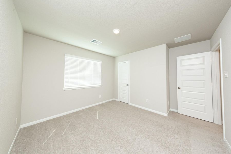 Spacious, unfurnished interior of a new home in Townsend Reserve, Splendora (Image 13).
