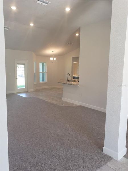 Spacious, unfurnished interior of a new home in Spring Hill, Spring Hill (Image 9).