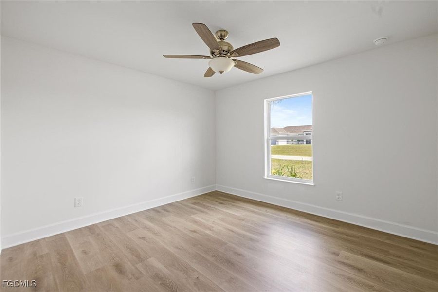 Spacious, unfurnished interior of a new home in Cape Coral, Cape Coral (Image 33).