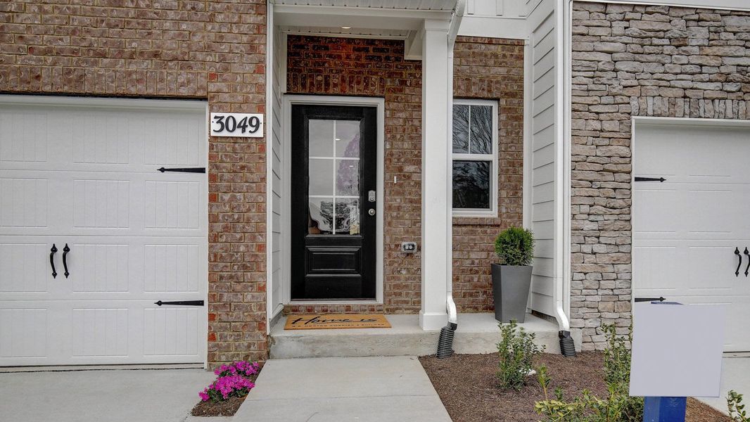 Exterior details and patio area of a home in Addison Park, Lebanon (Image 2).