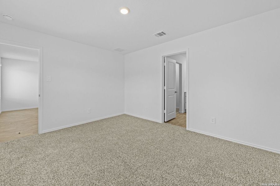 Spacious, unfurnished interior of a new home in Hickory Ridge, Elmendorf (Image 27). Spacious, unfurnished interior of a new home in Hickory Ridge, Elmendorf (Image 27).