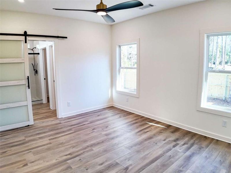 Spacious, unfurnished interior of a new home in , Covington (Image 12).