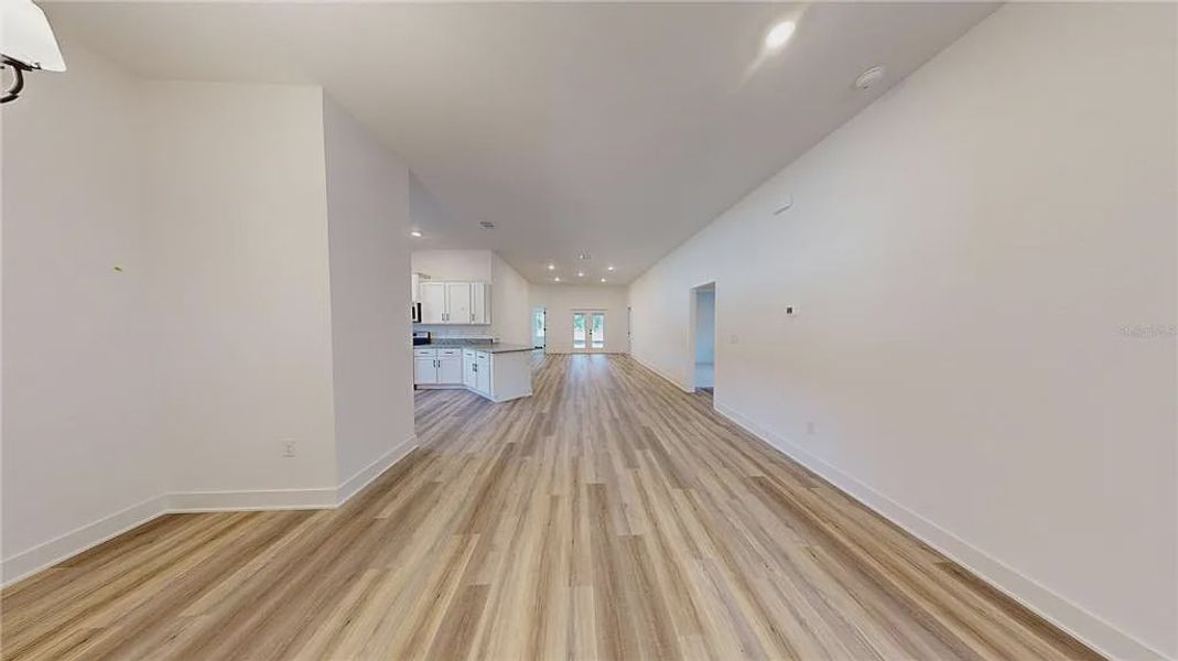 Spacious, unfurnished interior of a new home in Briarwood, Alachua (Image 19).