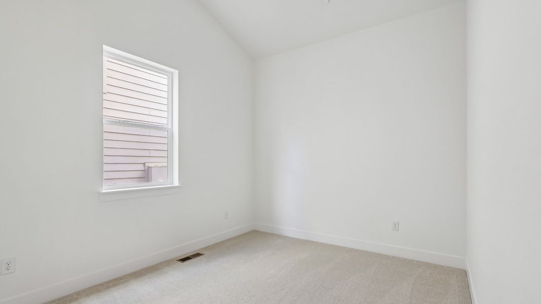 Comfortable bedroom space for family members or guests Comfortable bedroom space for family members or guests