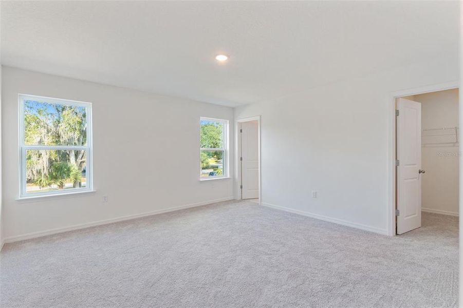 Spacious, unfurnished interior of a new home in Connors Cove, Eustis (Image 14).