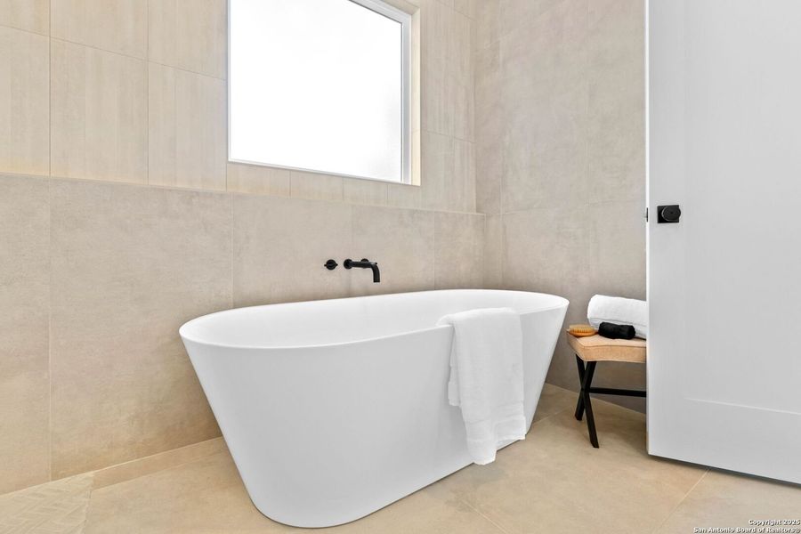 Furnished interior view inside a new home in , Boerne (Image 16).